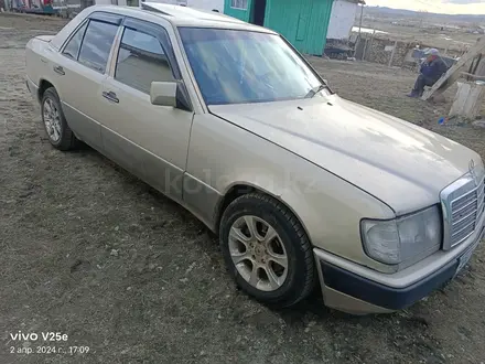 Mercedes-Benz E 230 1990 года за 1 700 000 тг. в Усть-Каменогорск – фото 15