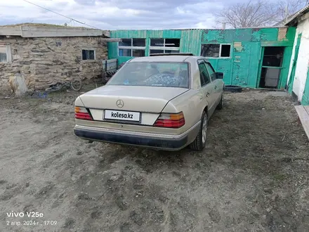 Mercedes-Benz E 230 1990 года за 1 700 000 тг. в Усть-Каменогорск – фото 17