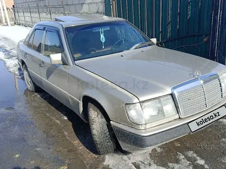 Mercedes-Benz E 230 1990 года за 1 700 000 тг. в Усть-Каменогорск – фото 8