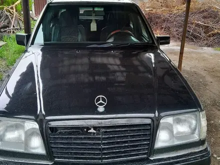 Mercedes-Benz E 280 1992 года за 1 600 000 тг. в Алматы