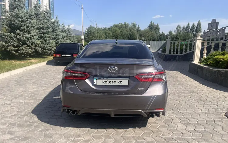 Toyota Camry 2022 года за 14 000 000 тг. в Алматы