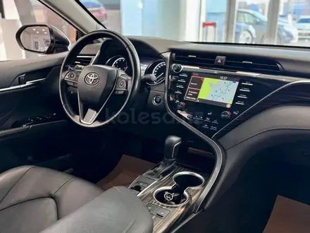 Toyota Camry 2019 года за 14 590 000 тг. в Актау – фото 8