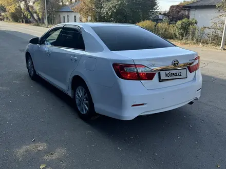 Toyota Camry 2014 года за 7 650 000 тг. в Караганда – фото 2