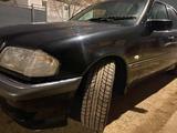 Mercedes-Benz C 180 1999 годаfor3 000 000 тг. в Атырау