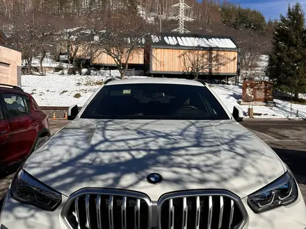 BMW X6 2021 года за 44 000 000 тг. в Алматы – фото 2