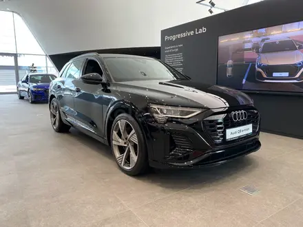 Audi Q8 e-tron 2023 года за 54 000 000 тг. в Караганда