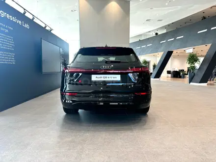 Audi Q8 e-tron 2023 года за 54 000 000 тг. в Караганда – фото 4