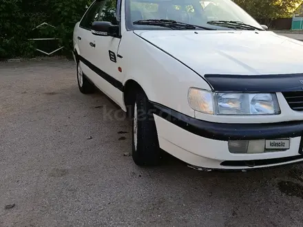 Volkswagen Passat 1994 года за 1 800 000 тг. в Караганда – фото 18