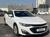 Chevrolet Malibu 2022 года за 12 600 000 тг. в Шымкент