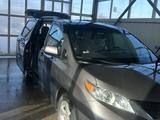 Toyota Sienna 2015 года за 8 700 000 тг. в Уральск – фото 2