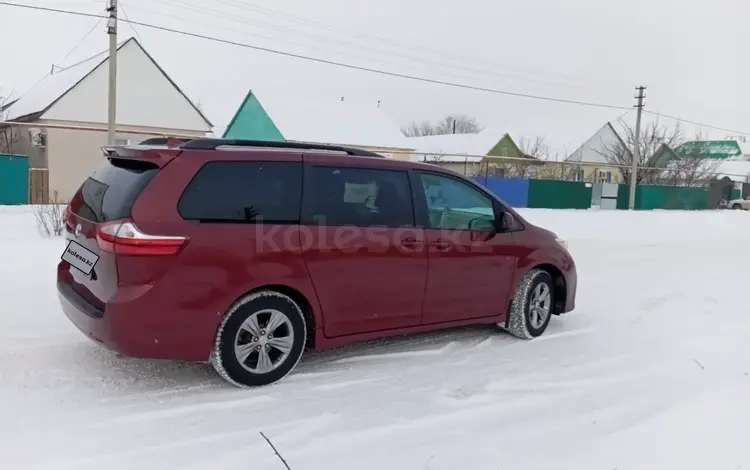 Toyota Sienna 2018 года за 17 500 000 тг. в Уральск