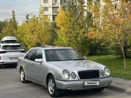 Mercedes-Benz E 320 1998 года за 3 200 000 тг. в Алматы – фото 4