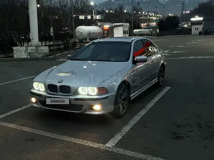 BMW 528 1998 года за 2 700 000 тг. в Алматы