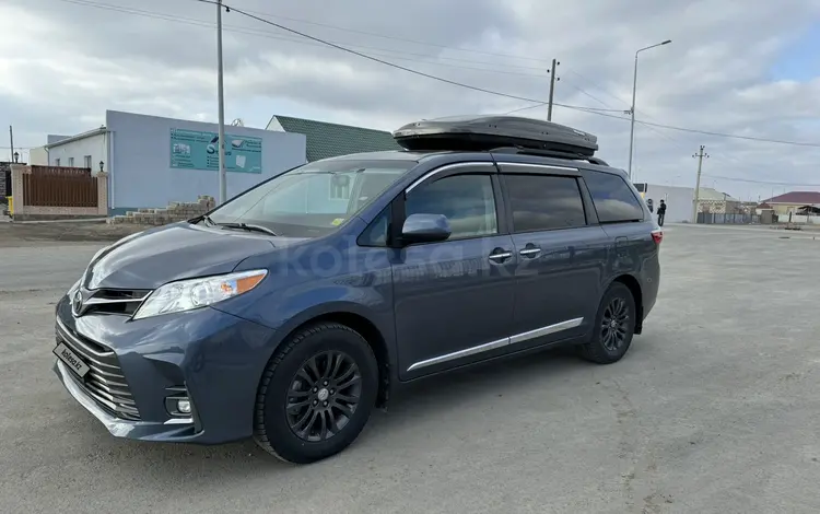 Toyota Sienna 2017 года за 13 000 000 тг. в Атырау