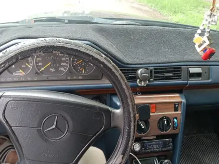 Mercedes-Benz E 230 1992 года за 750 000 тг. в Шу – фото 3