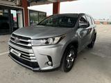 Toyota Highlander 2017 года за 20 700 000 тг. в Усть-Каменогорск – фото 2