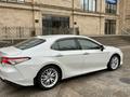 Toyota Camry 2018 годаүшін14 400 000 тг. в Шымкент – фото 3