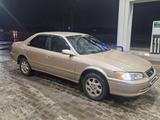 Toyota Camry 2000 года за 4 100 000 тг. в Усть-Каменогорск – фото 2