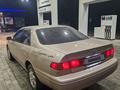 Toyota Camry 2000 года за 4 100 000 тг. в Усть-Каменогорск – фото 4