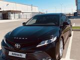 Toyota Camry 2020 года за 15 500 000 тг. в Актау