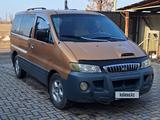 Hyundai Starex 2002 года за 3 000 000 тг. в Алматы – фото 2