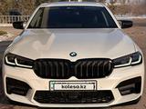 BMW 5 серия 2022 годаfor26 000 000 тг. в Петропавловск – фото 2