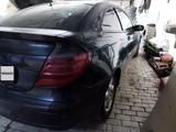 Mercedes-Benz C 200 2002 годаүшін2 700 000 тг. в Астана – фото 2