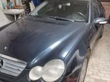 Mercedes-Benz C 200 2002 года за 2 500 000 тг. в Астана