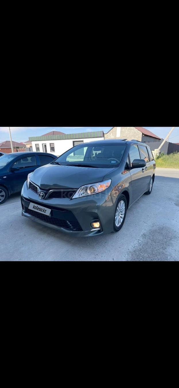 Toyota Sienna 2014 г.