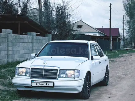 Mercedes-Benz E 220 1993 года за 1 600 000 тг. в Жаркент – фото 3