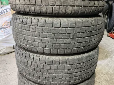 Резина зимняя 215/60 r16 Yokohama, из Японии за 62 000 тг. в Алматы