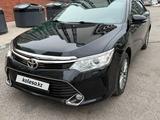 Toyota Camry 2016 года за 12 400 000 тг. в Астана – фото 2