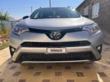 Toyota RAV4 2018 года за 10 000 000 тг. в Уральск