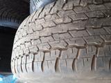 Шина 1 штука DUNLOP 265 60R18 за 7 000 тг. в Атырау