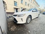 Toyota Camry 2015 года за 9 000 000 тг. в Семей