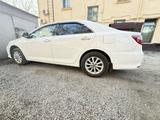 Toyota Camry 2015 года за 9 000 000 тг. в Семей – фото 2