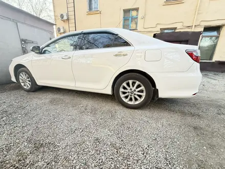 Toyota Camry 2015 года за 9 000 000 тг. в Семей – фото 2