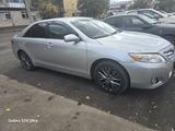 Toyota Camry 2011 года за 7 500 000 тг. в Караганда – фото 2