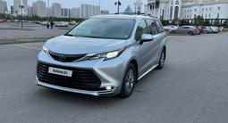 Toyota Sienna 2022 года за 33 990 000 тг. в Астана