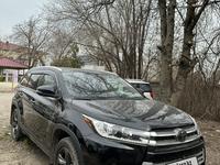 Toyota Highlander 2018 года за 19 000 000 тг. в Алматы