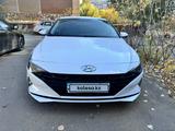 Hyundai Elantra 2021 года за 9 300 000 тг. в Караганда – фото 2