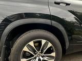 Toyota Highlander 2022 годаүшін26 500 000 тг. в Алматы – фото 4