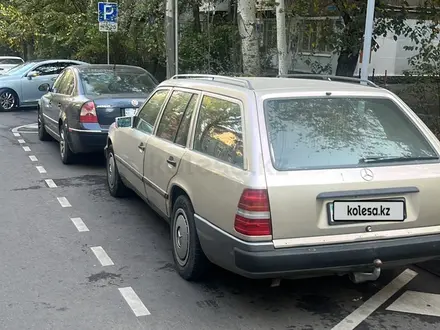 Mercedes-Benz E 230 1989 года за 1 800 000 тг. в Алматы – фото 2