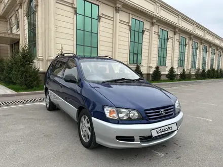 Toyota Ipsum 1996 года за 3 200 000 тг. в Алматы