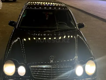 Mercedes-Benz E 200 2000 года за 2 900 000 тг. в Шымкент – фото 2