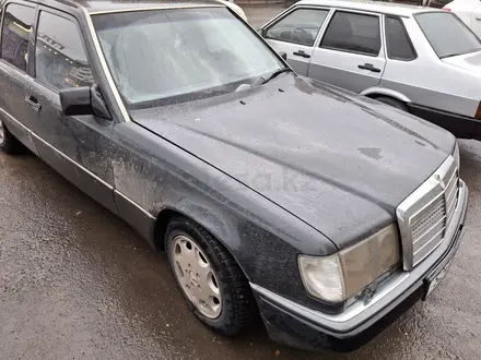 Mercedes-Benz E 260 1993 года за 1 800 000 тг. в Астана – фото 4