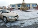Toyota Camry 2000 года за 3 800 000 тг. в Экибастуз – фото 2