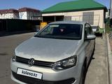 Volkswagen Polo 2014 года за 3 700 000 тг. в Атырау – фото 2