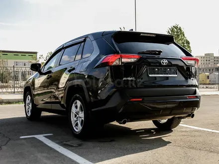 Toyota RAV4 2019 года за 13 290 000 тг. в Актау – фото 7