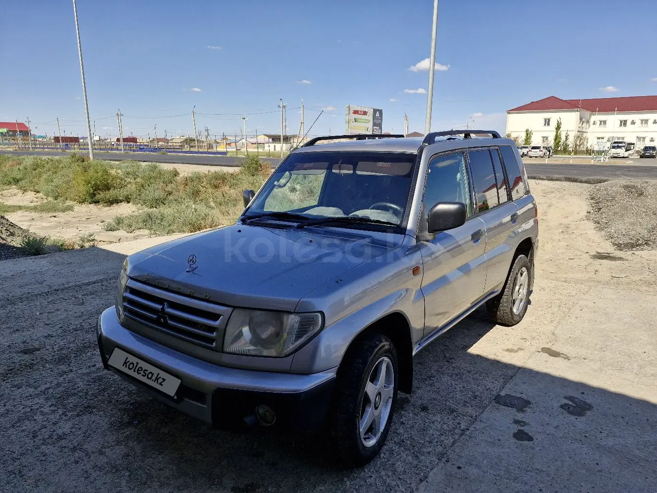 Mitsubishi Pajero iO, 2000